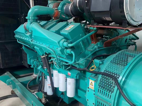 临江更换100kW柴油发电机组机油时，需要注意哪些事项？